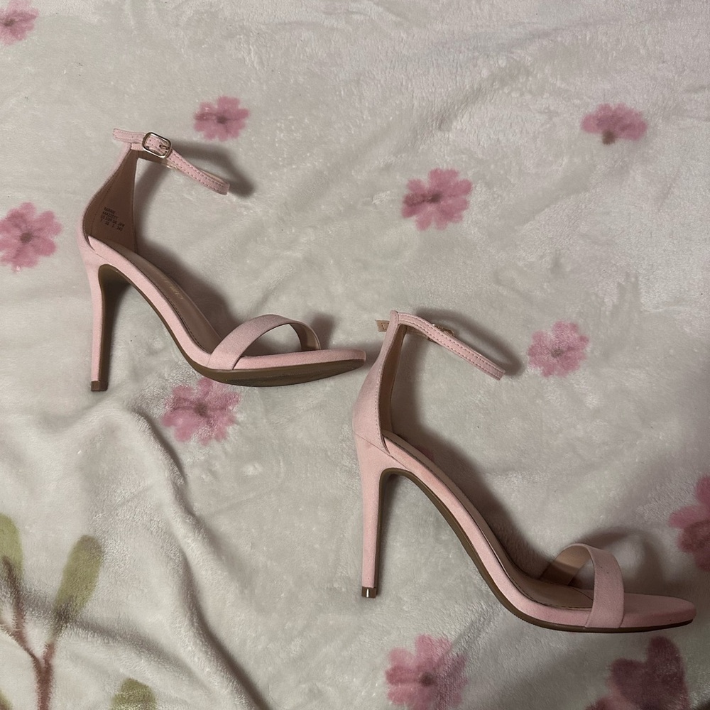 Pink Heels - Picture 3 of 5